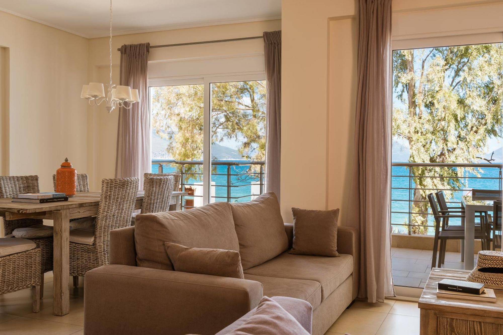 Meliti Waterfront Suites 凯法米洛斯 外观 照片
